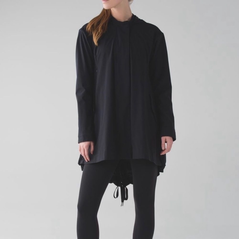 Lululemon &go Swing Trench Black Size 2